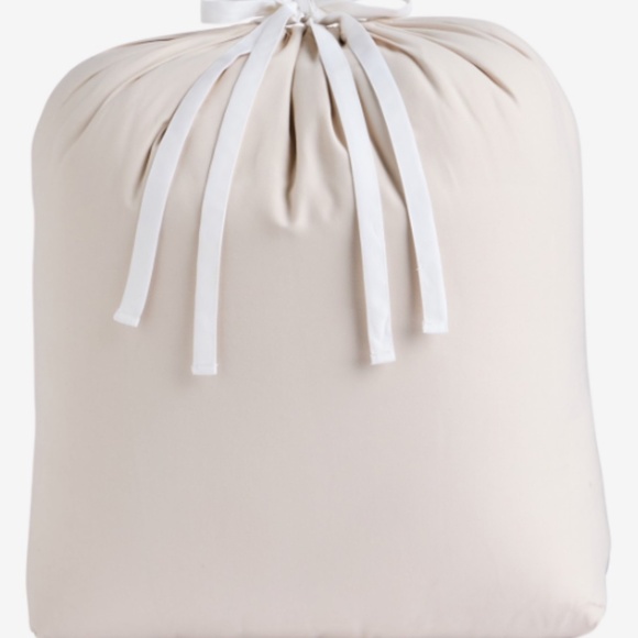 Arch Studio Microfiber Down Alternative Comforter, King, Exclusive - Picture 2 of 4